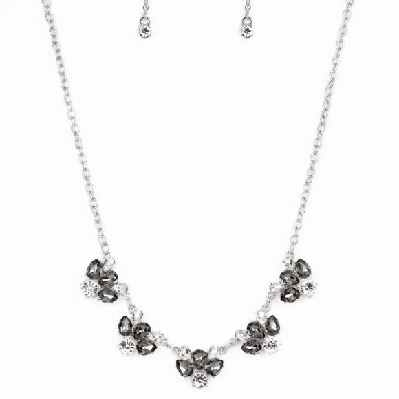 Paparazzi Jewelry Accessories - Envious Elegance - Silver Necklace - Vintage - Picture 2 of 6